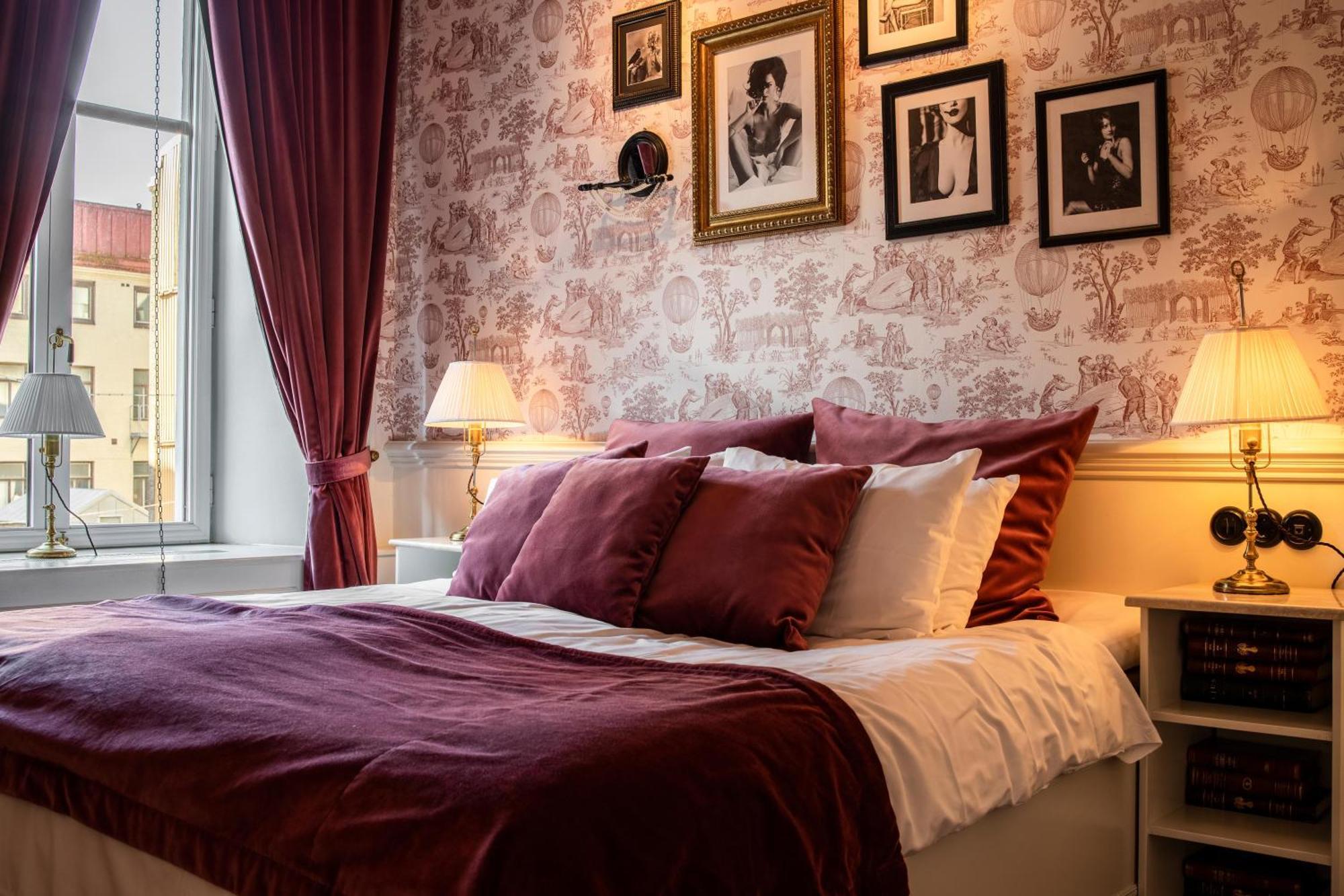 Pigalle Hotel