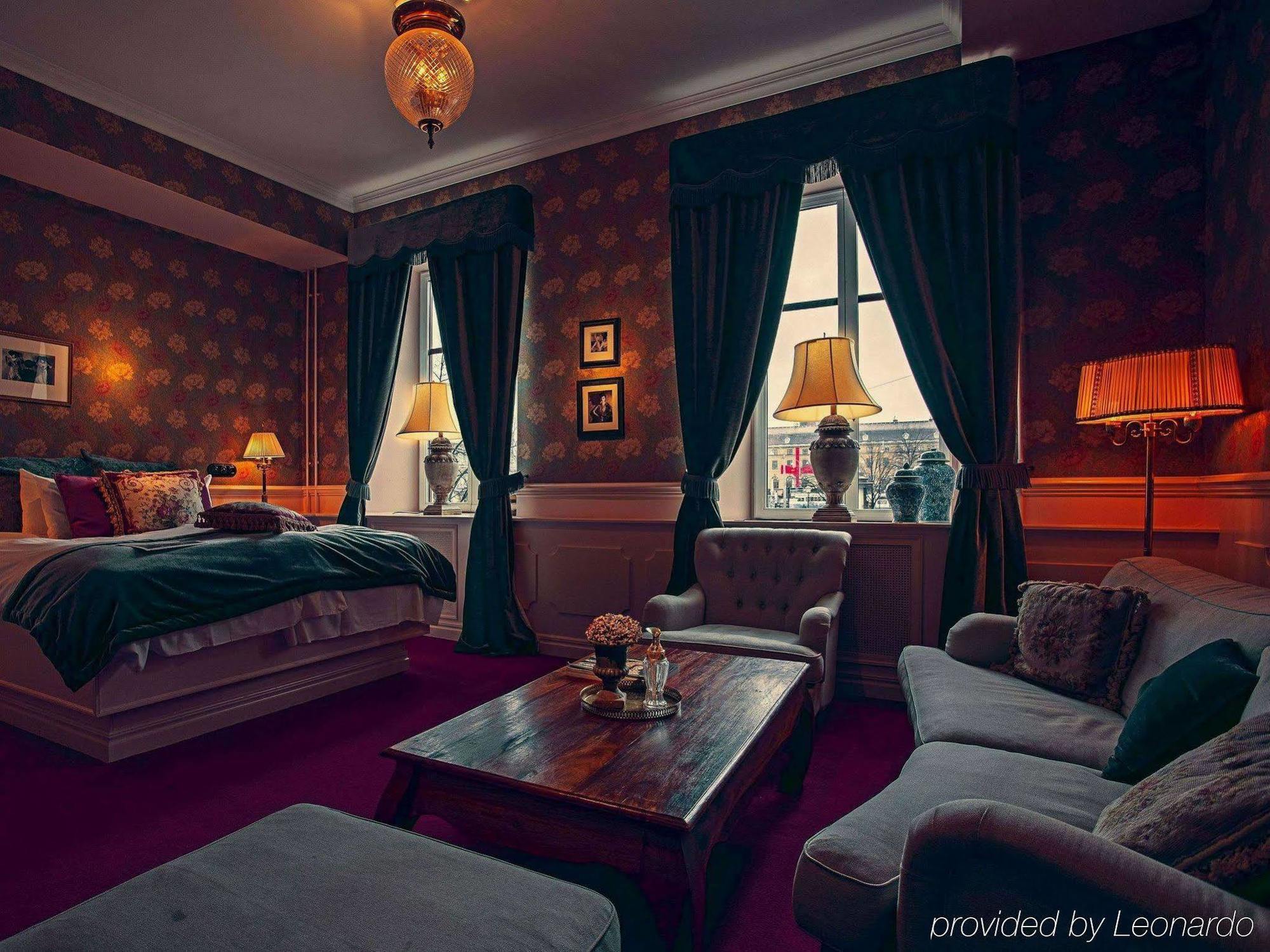 Pigalle Hotel